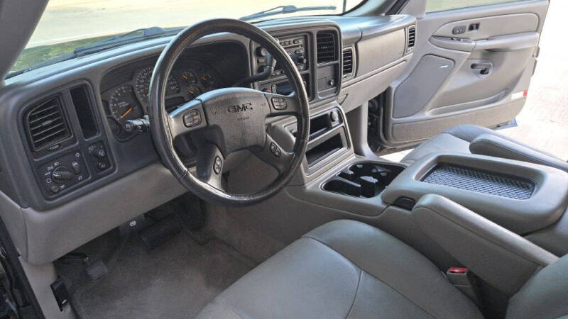 2004 GMC Yukon SLE - Photo 41