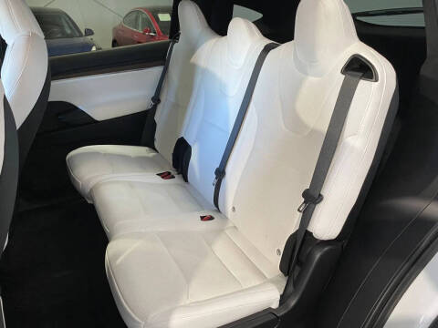 2023 Tesla Model X Standard Range