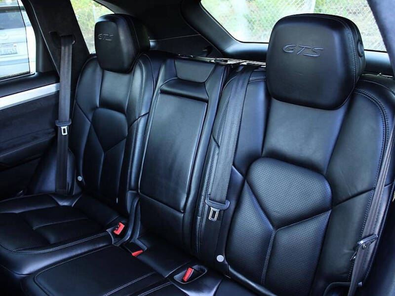 2016 Porsche Cayenne GTS