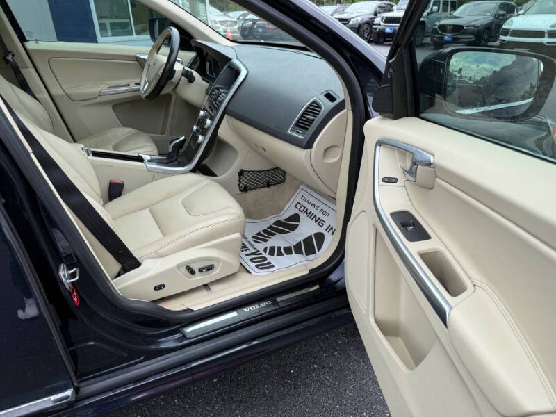 2016 Volvo XC60 T5 Drive-E Premier