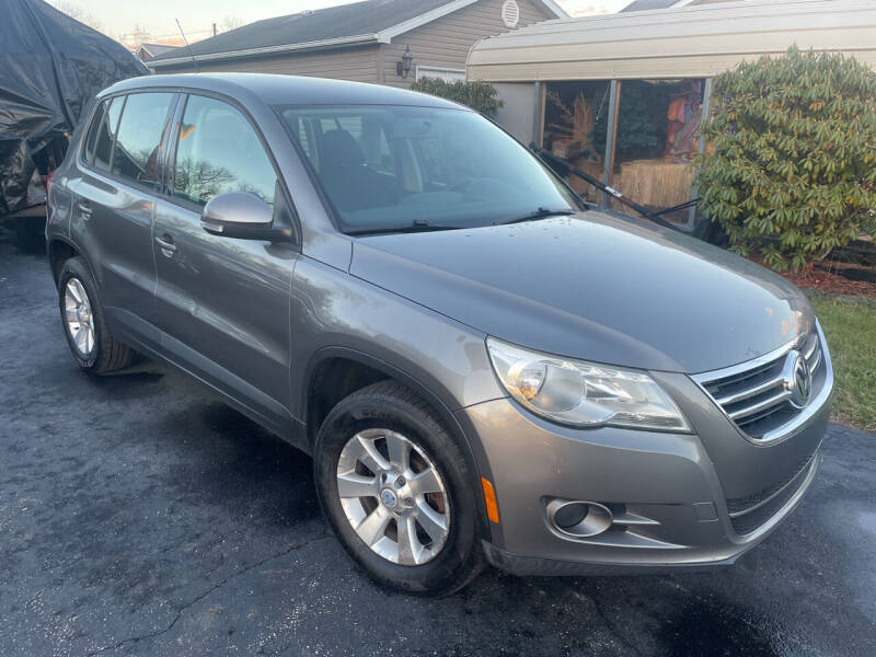 2009 Volkswagen Tiguan for sale at Trocci's Auto Sales in West Pittsburg PA