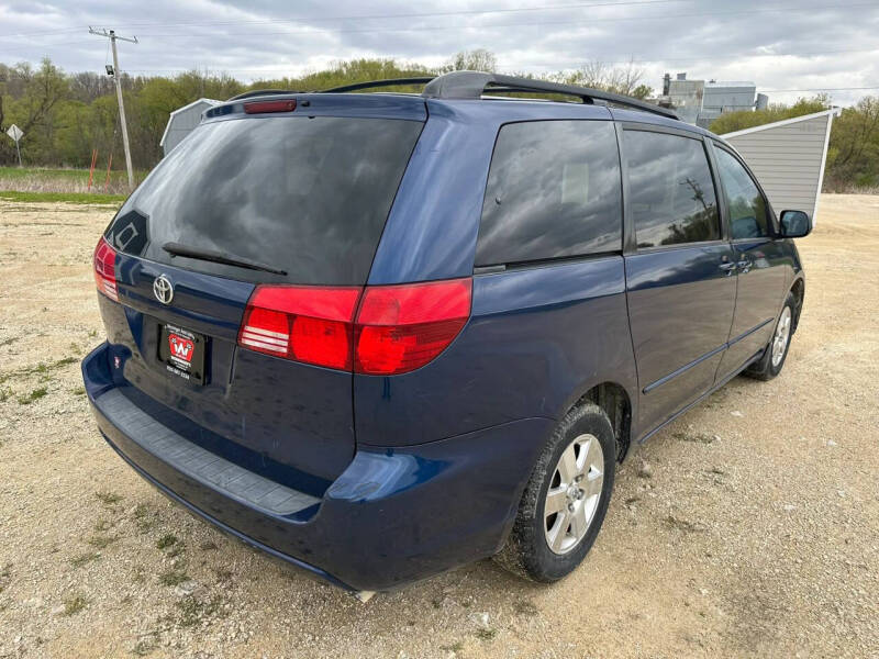 2004 Toyota Sienna