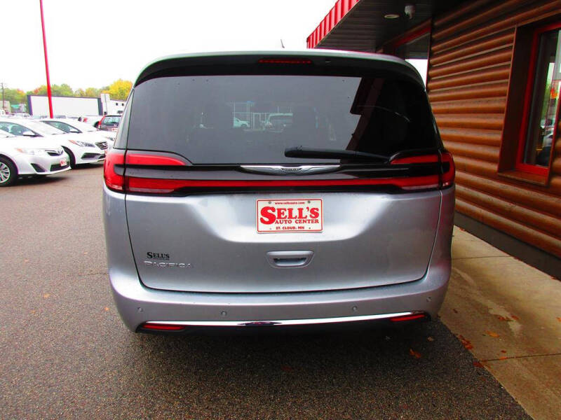 2021 Chrysler Pacifica Touring L