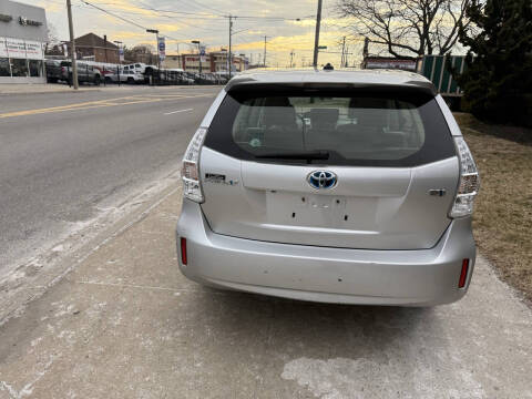 2012 Toyota Prius v Five