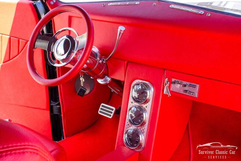 1937 Ford Cabriolet