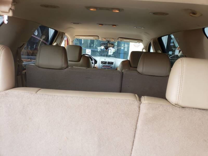Red 2008 Saturn Outlook XR XR 4dr SUV 13