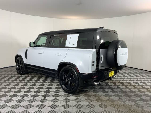 2023 Land Rover Defender 110 V8