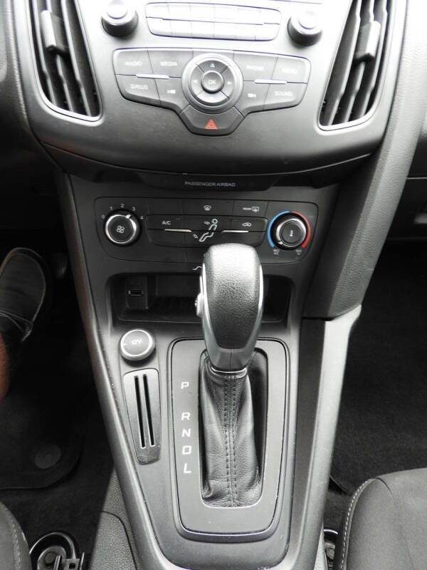 2017 Ford Focus SE