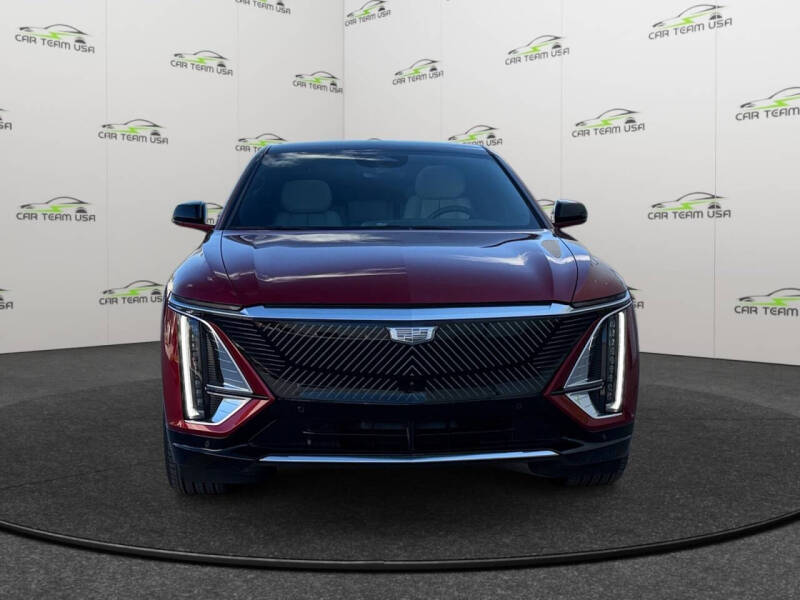 2024 Cadillac LYRIQ Luxury 1