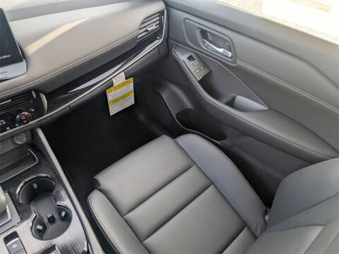 2025 Nissan Rogue SL