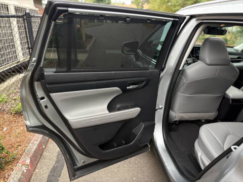 2021 Toyota Highlander Hybrid XLE