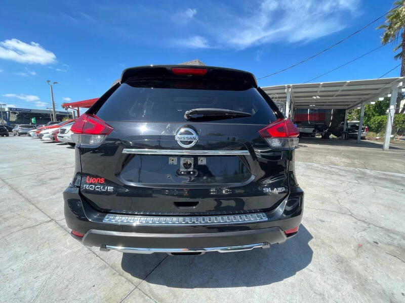 2017 Nissan Rogue SL