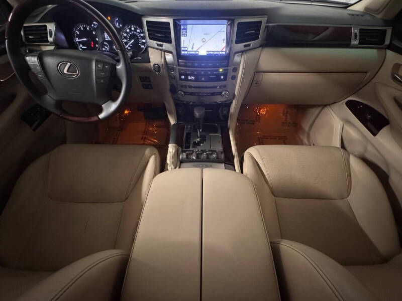 2013 Lexus LX 570