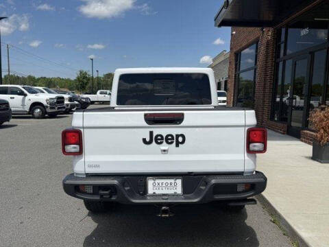 2025 Jeep Gladiator NightHawk