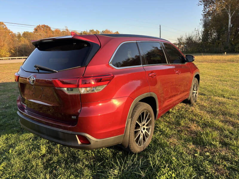 2017 Toyota Highlander SE