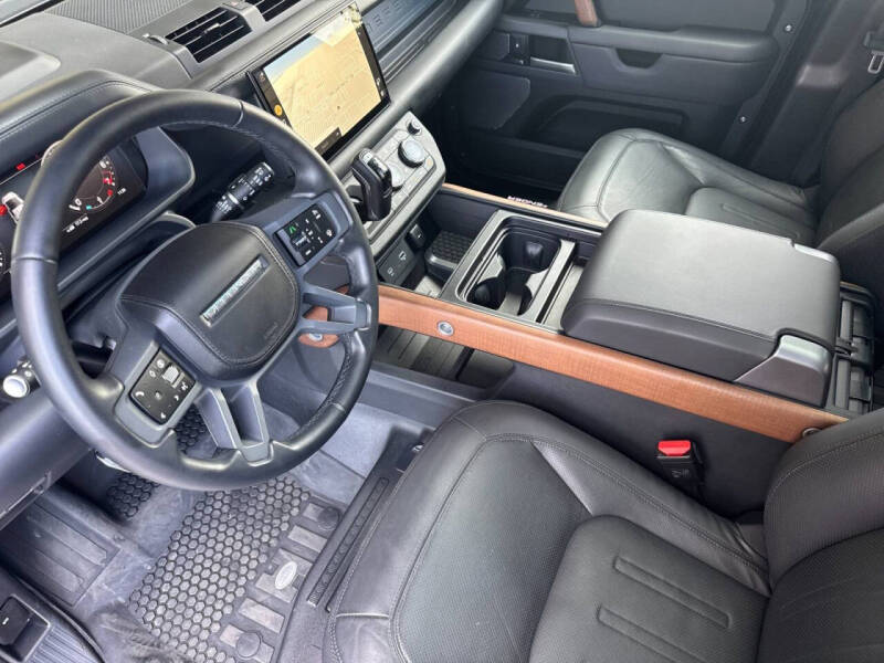 2024 Land Rover Defender 110 P400 X