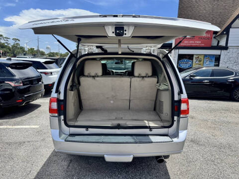 2017 Lincoln Navigator Select