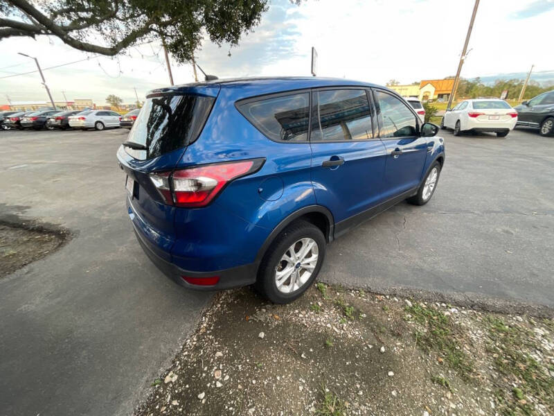 2017 Ford Escape S photo 5