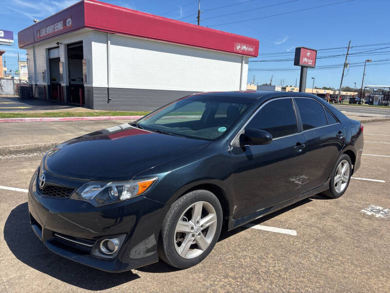 2014 Toyota Camry for sale at HOUSTON SKY AUTO SALES in Houston TX