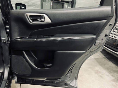 2019 Nissan Pathfinder SL