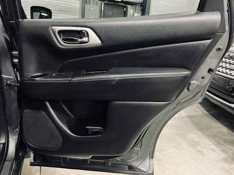 2019 Nissan Pathfinder SL