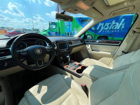 2011 Volkswagen Touareg VR6 Sport