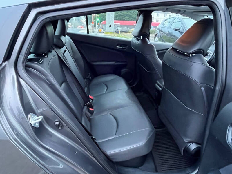 2016 Toyota Prius Four Touring