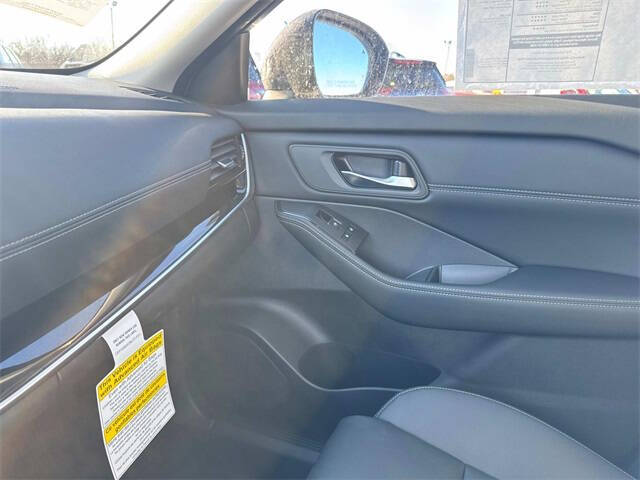 2025 Nissan Rogue SL