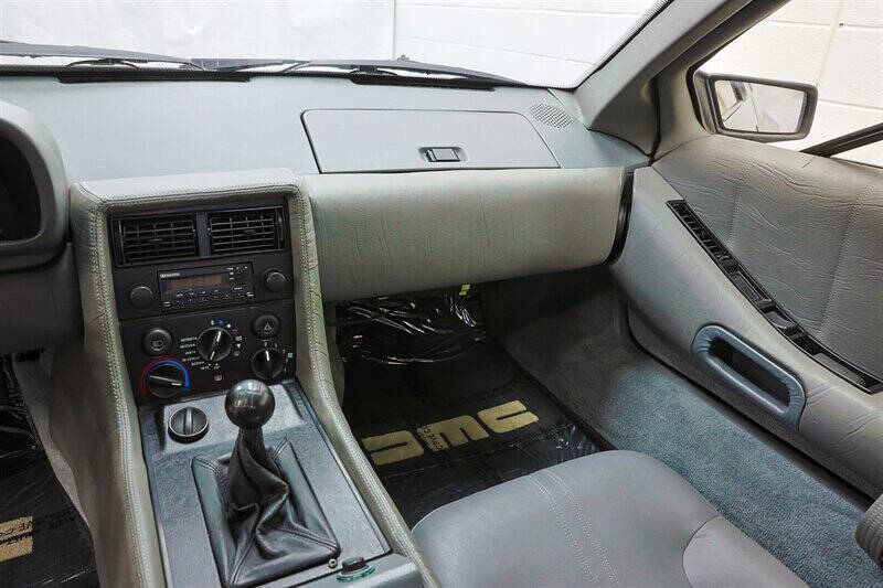 1982 DeLorean DMC-12