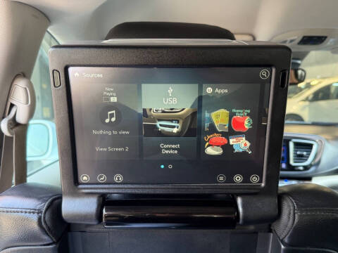 2017 Chrysler Pacifica Touring-L Plus