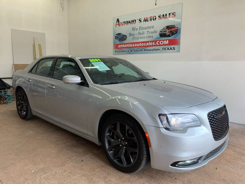2021 Chrysler 300 S's photo