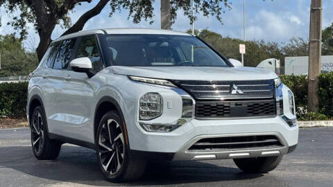 2022 Mitsubishi Outlander SE