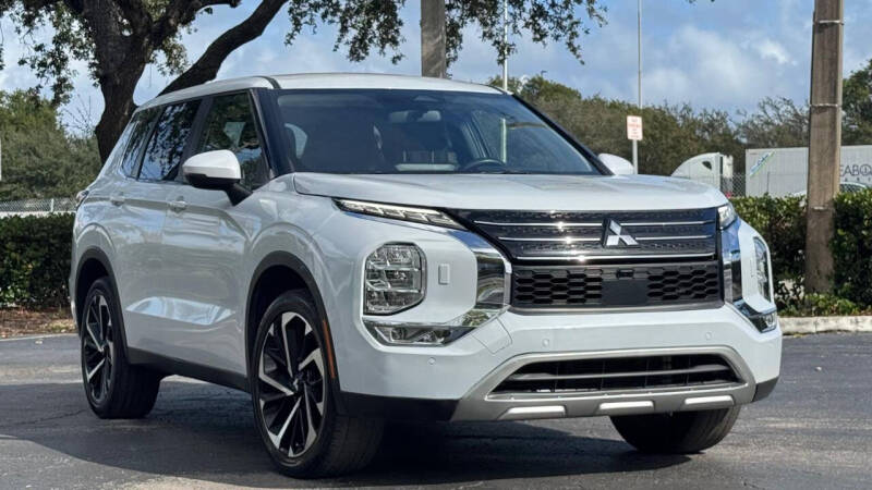 2022 Mitsubishi Outlander SE