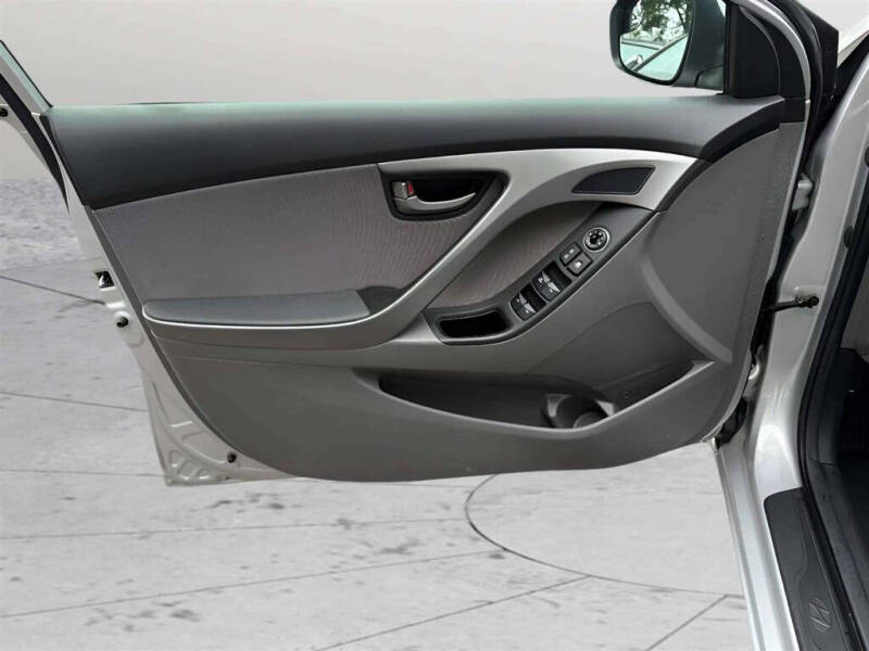 2016 Hyundai Elantra