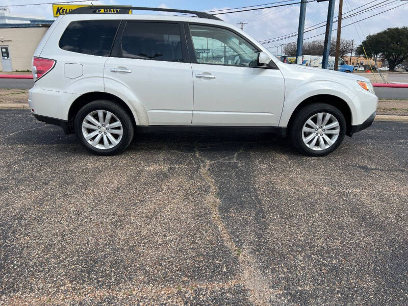 2011 Subaru Forester for sale at Tracy's Auto Sales in Waco TX