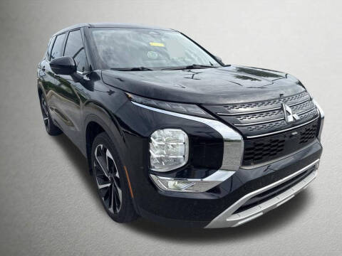 2022 Mitsubishi Outlander SE