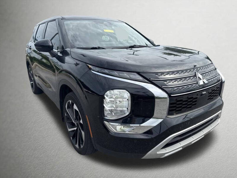 2022 Mitsubishi Outlander SE