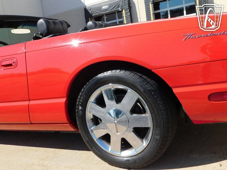 2002 Ford Thunderbird Deluxe