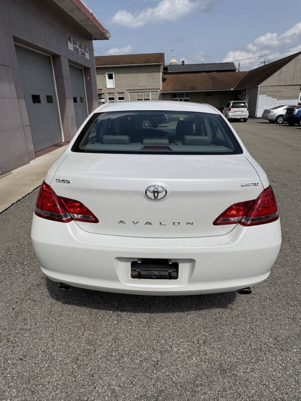 2005 Toyota Avalon Limited