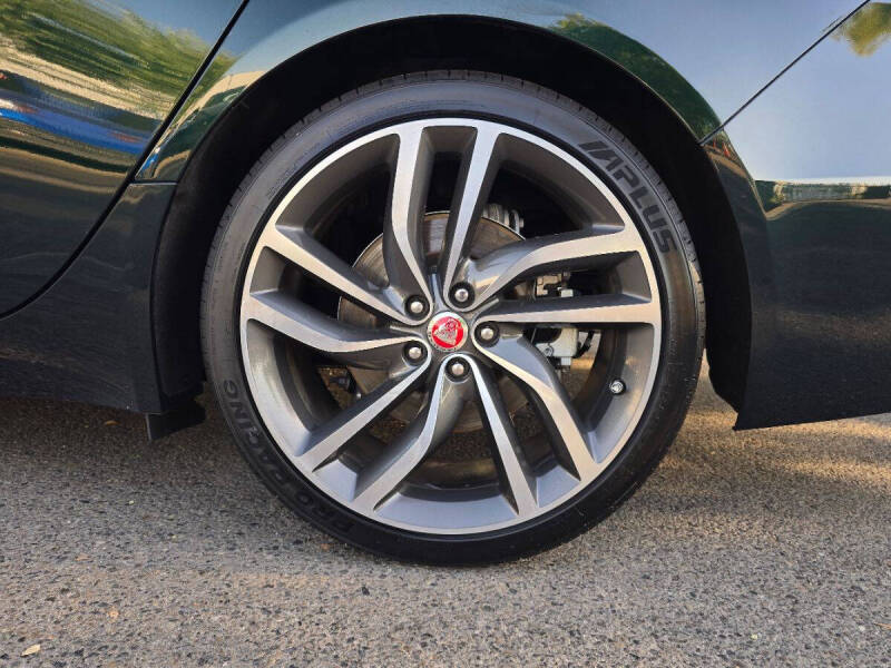 2022 Jaguar XF P250 SE