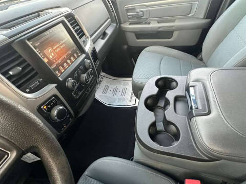 2017 RAM 1500 SLT