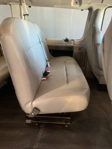 2013 Ford E-Series E-350 SD XLT