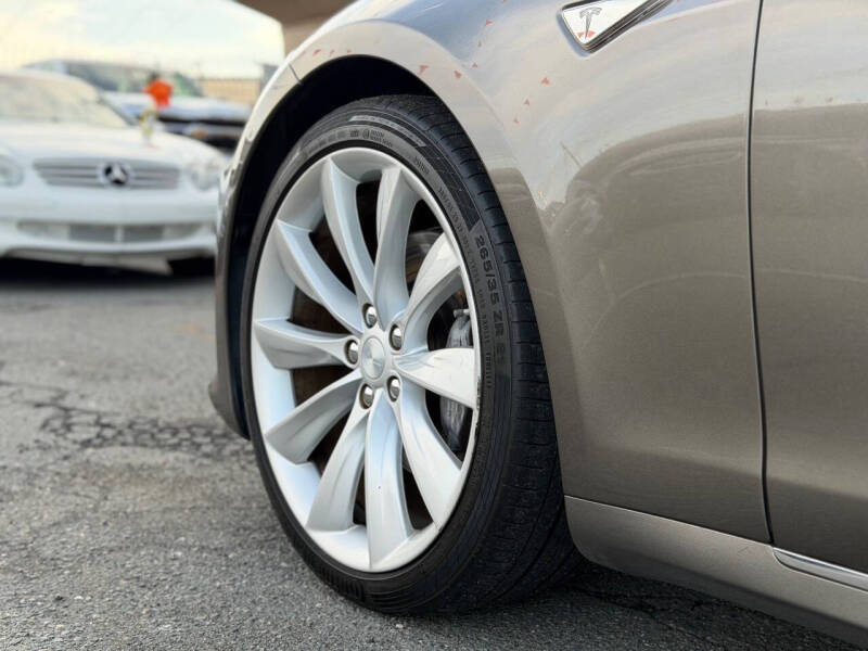 2016 Tesla Model S 90D