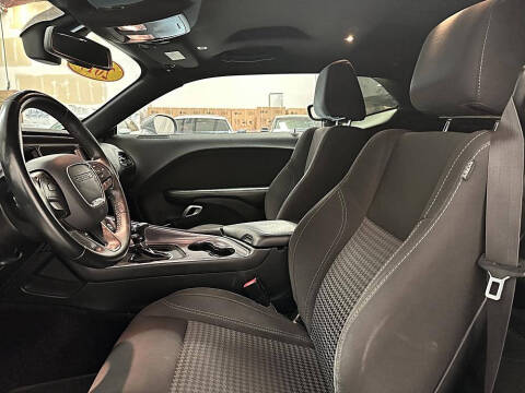 2017 Dodge Challenger SXT