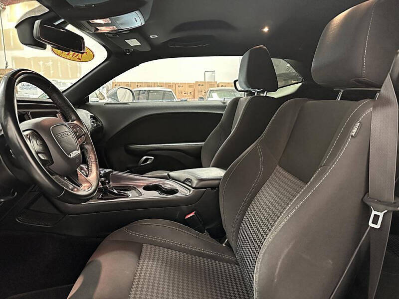 2017 Dodge Challenger SXT