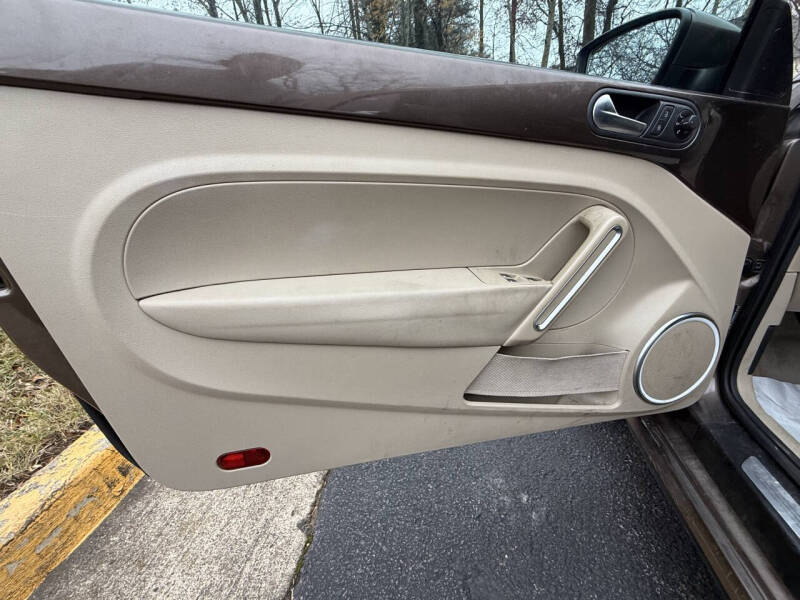 2013 Volkswagen Beetle Convertible 2.5L