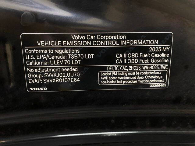 2025 Volvo XC40 B5 Core Bright Theme