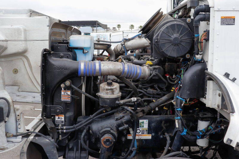 2020 Peterbilt 348