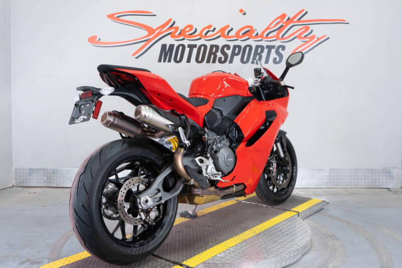 2026 Ducati Panigale V2