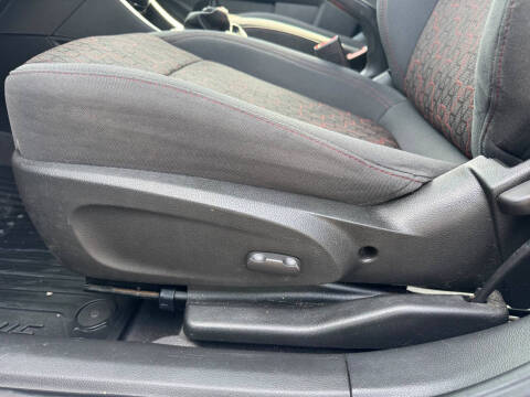 2017 Chevrolet Sonic LT Manual